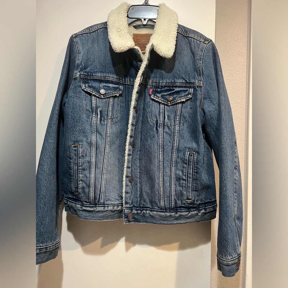 NWOT Levi’s 90s Sherpa Trucker Jacket